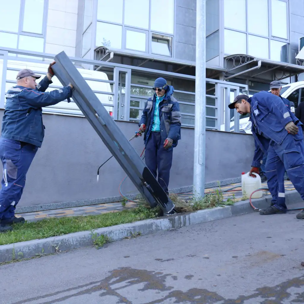 У Києві демонтували паркан, що перекривав доступ до набережної біля ЖК River Stone