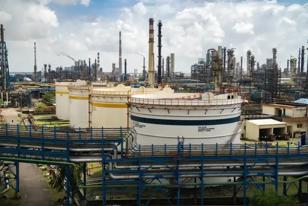Індія зменшує закупівлі російської нафти, але зв’язків із Москвою не розриває