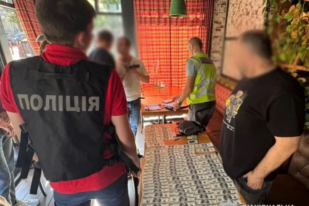 У Києві затримали посадовця Міноборони за схему бронювання призовників