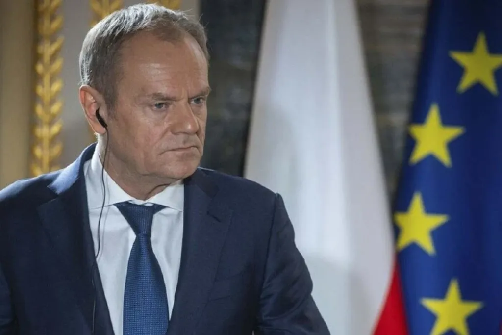 Туск розкритикував Орбана за проросійську позицію щодо війни в Україні