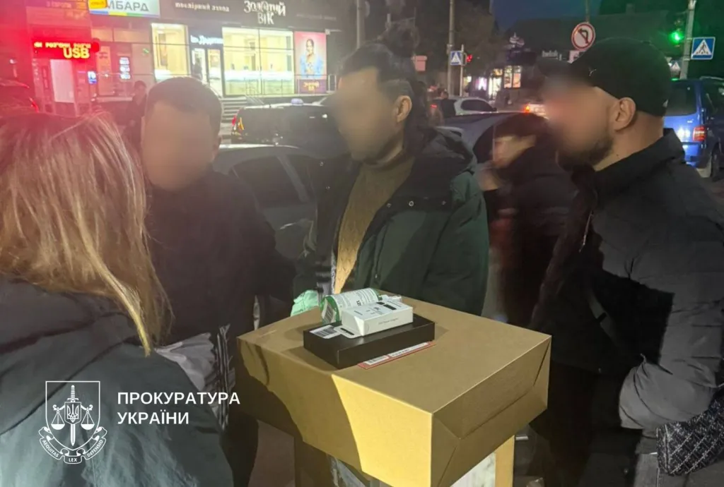 У Києві водій Mercedes побив велосипедиста та залишив його непритомним: підозрюваного затримано