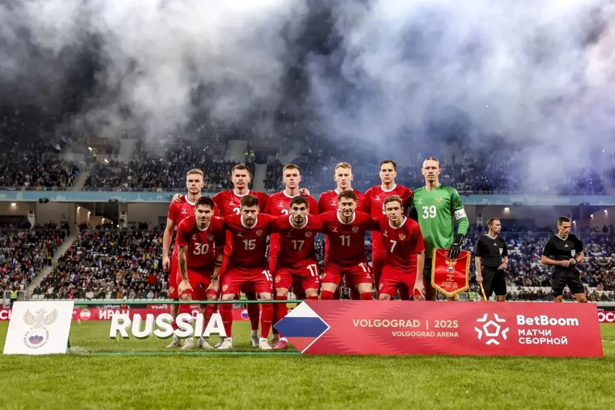 Збірна Росії з футболу застрягла у Волгограді через загрозу атаки дронів