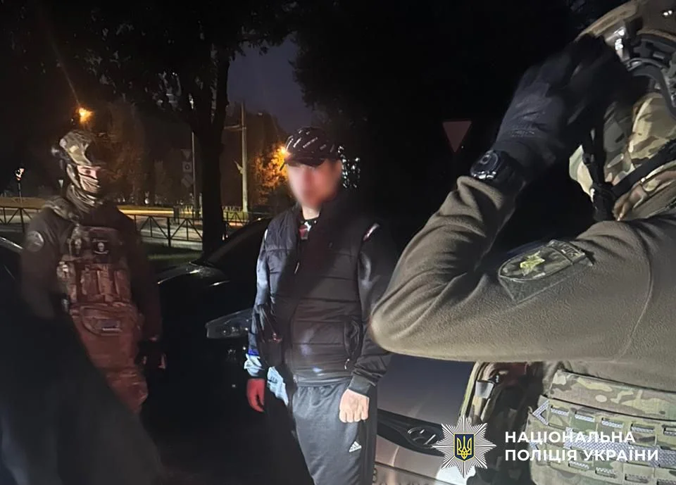 На Київщині викрили шахраїв, які ошукали інтернет-магазин косметики на понад 700 тисяч гривень