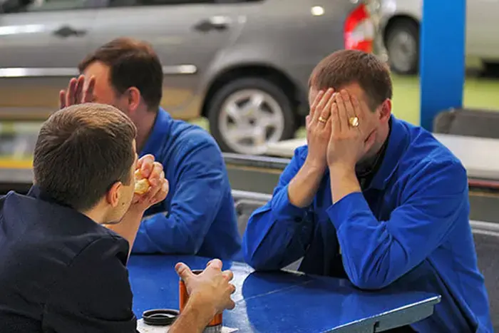 АвтоВАЗ переводить працівників на підсобні роботи на тлі падіння продажів