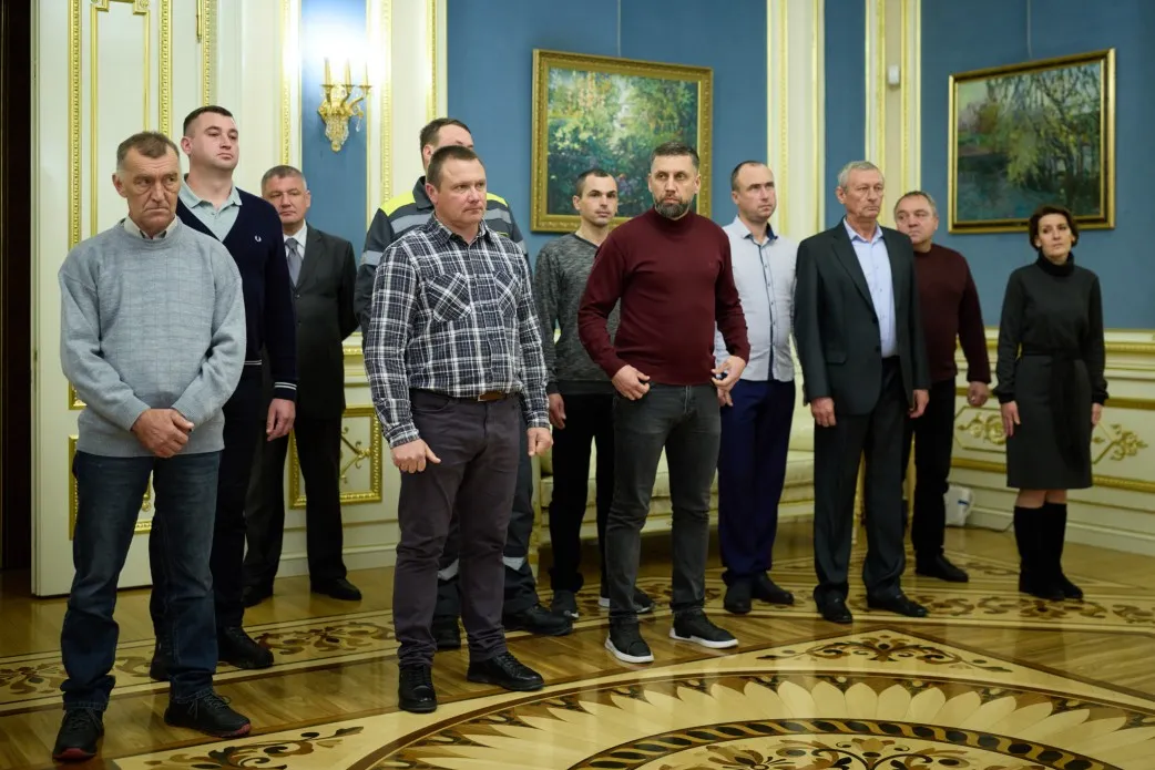 Зеленський нагородив енергетиків за мужність і відданість Україні