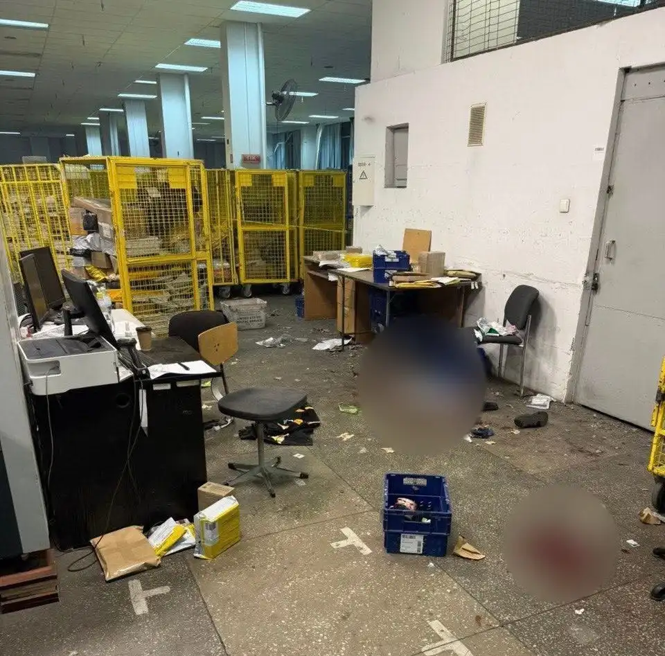 Митниця оприлюднила фото наслідків вибуху у сортувальному центрі «Укрпошти»