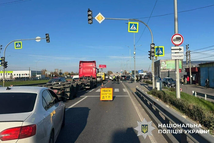 На Кільцевій дорозі у Києві водій Volkswagen смертельно збив пішохода