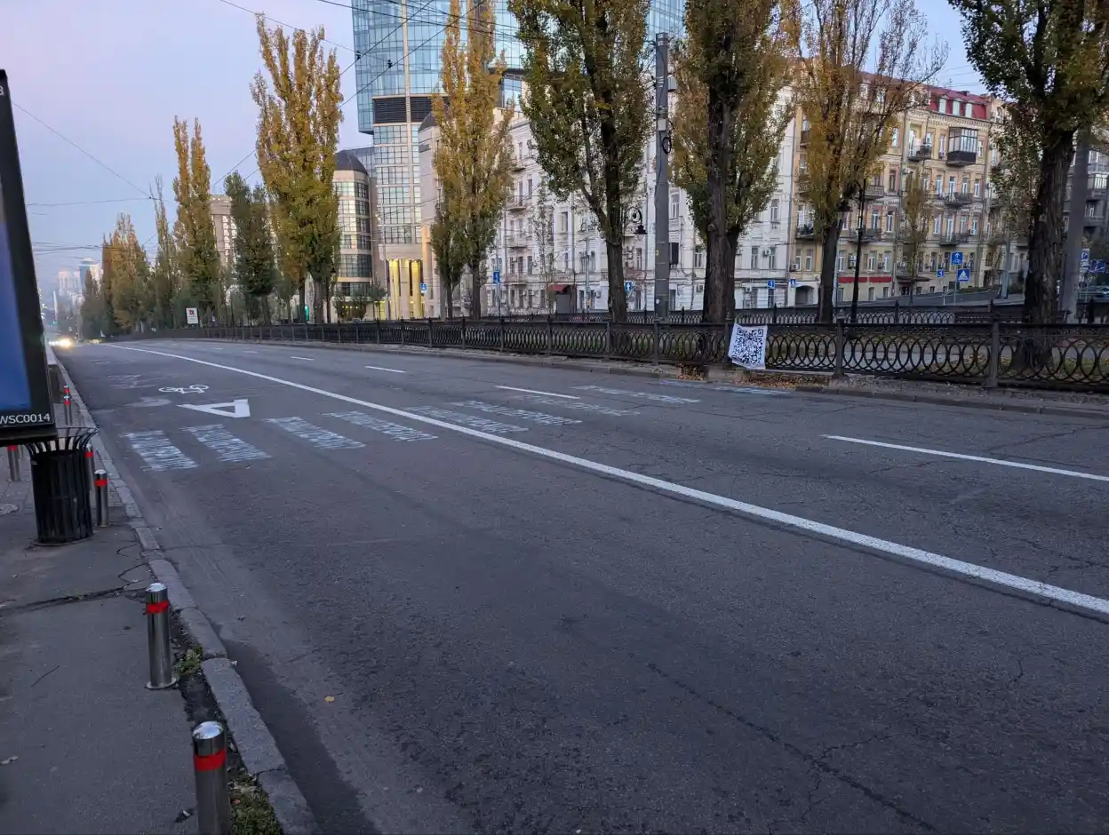 У центрі Києва активісти самостійно нанесли перехід, який влада не може узгодити вже п’ять років