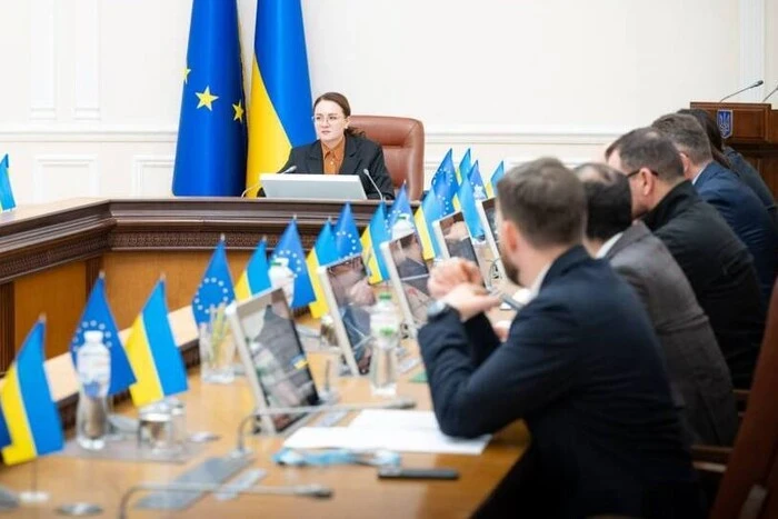 Як отримати «зимову тисячу» в Україні: порядок подачі заявок