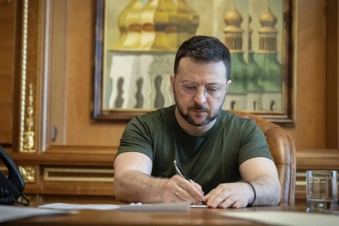Зеленський затвердив закон про нову модель допомоги при народженні дитини