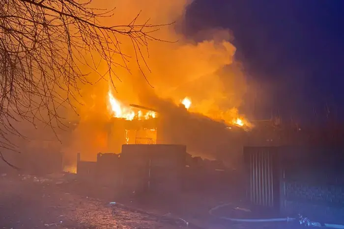 Ранкова атака на Чернігів: падіння дрона спричинило пожежу та поранення