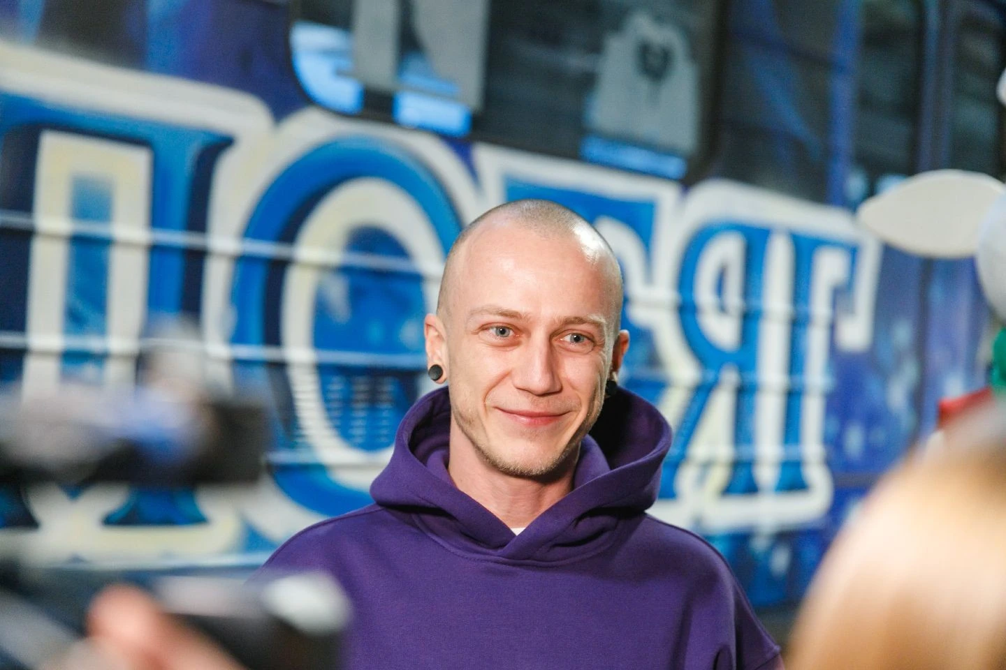 Київське метро запустило святковий артпоїзд, що занурює пасажирів у світ українського Різдва