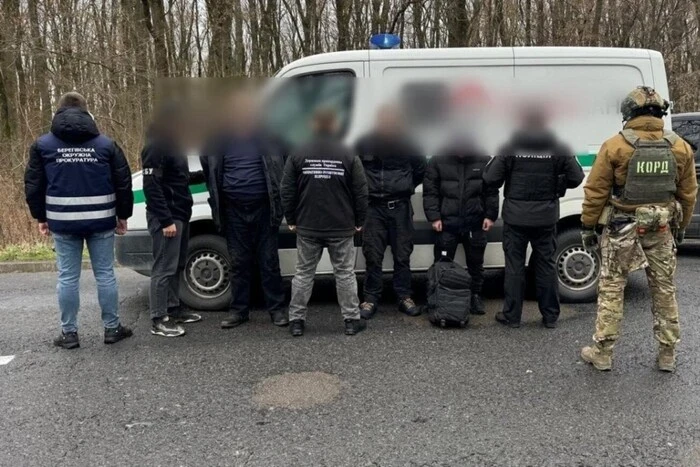 Інкасаторський броневик як схема втечі: на Закарпатті викрили спробу незаконного перетину кордону