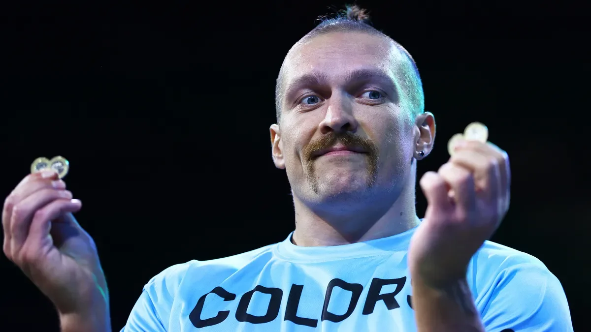 Усик відкрив для себе падел – чемпіон випробував новий спортивний виклик у Таїланді