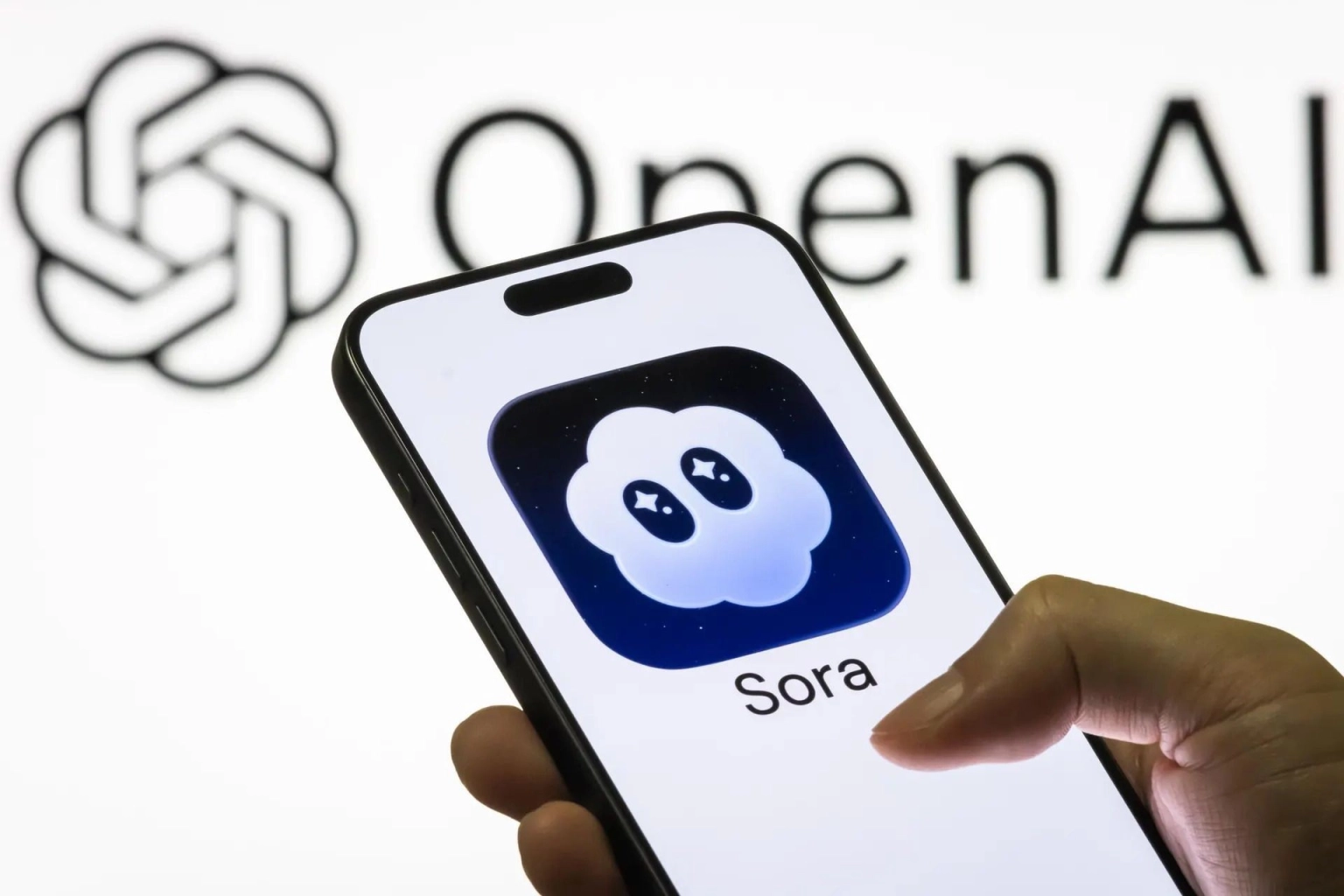 OpenAI обмежує безкоштовний доступ до генерацій відео в Sora через перевантаження серверів