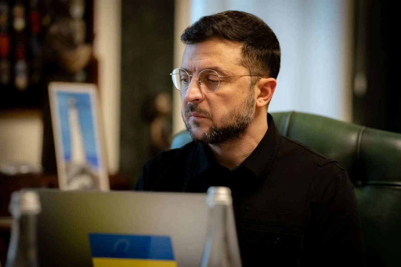 Зеленський окреслив, чому підвищення виплат військовим наразі неможливе