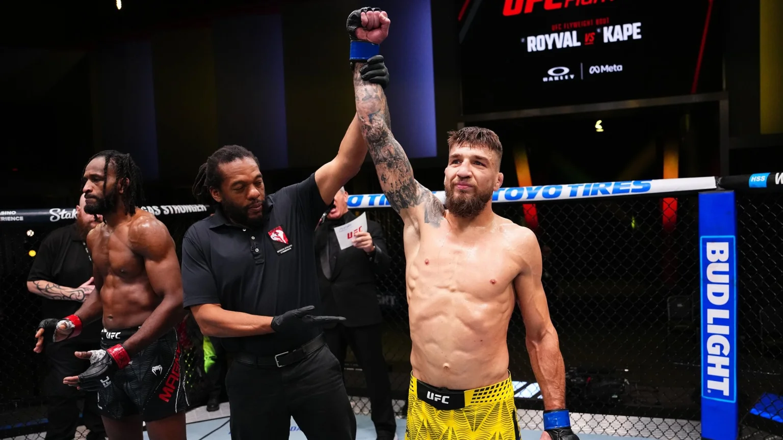 Амосов із перемоги стартував в октагоні UFC та одразу заявив про чемпіонські амбіції
