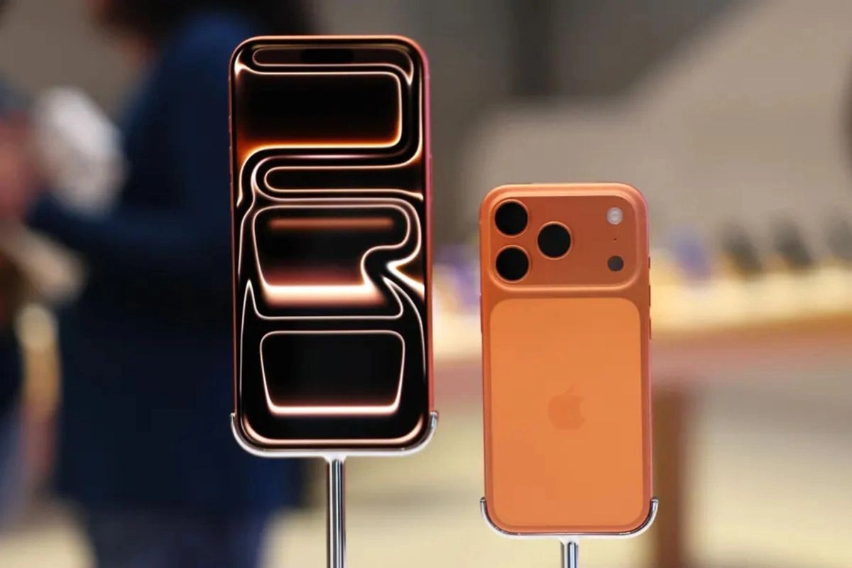 iOS 26.2 виходить із бети: Apple посилила безпеку, прокачала CarPlay і освіжила системні застосунки