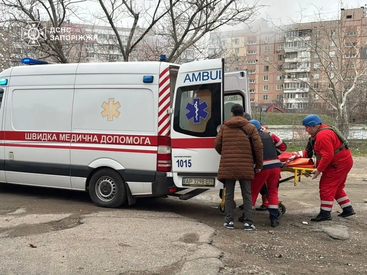 Авіаудар по Запоріжжю: десятки поранених, місто ліквідовує наслідки