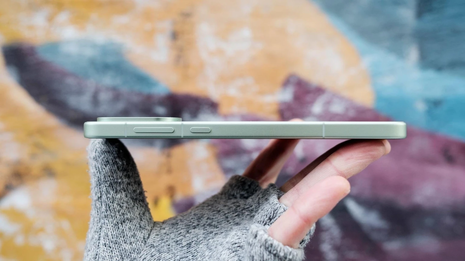 OnePlus 15R виходить у гру: флагманські характеристики за помірніші гроші