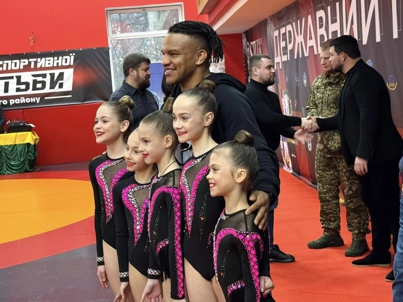 Повернення спорту в Ірпінь: у податковому університеті відкрили залу єдиноборств