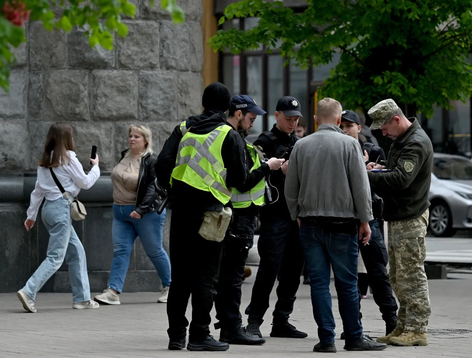 На Рівненщині військовий отримав тяжкі травми під час нападу на ТЦК