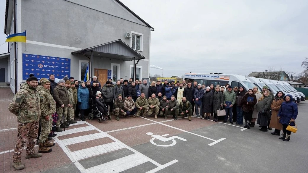 Підтримка поруч: на Київщині відкрили ще один ветеранський простір і передали інклюзивний транспорт