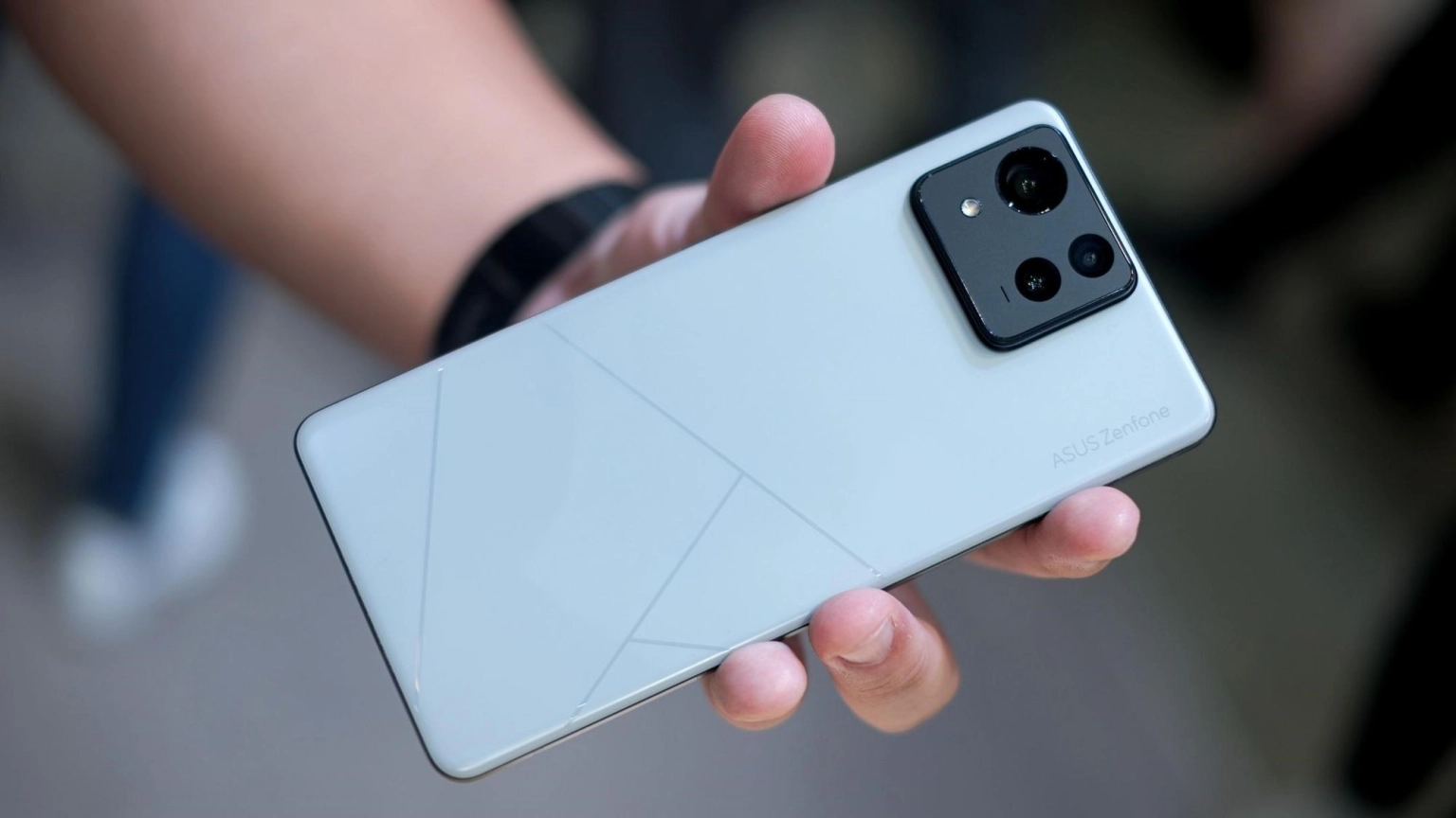 ASUS ставить смартфони на паузу: 2026 рік без нових моделей