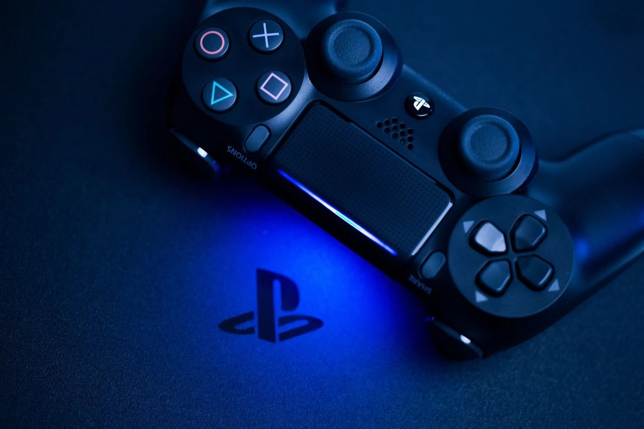 Sony готує ШІ-асистентів, які зможуть брати керування в іграх