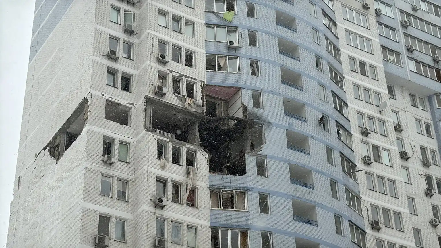 У Києві відкрили штаби допомоги для постраждалих від нічного обстрілу