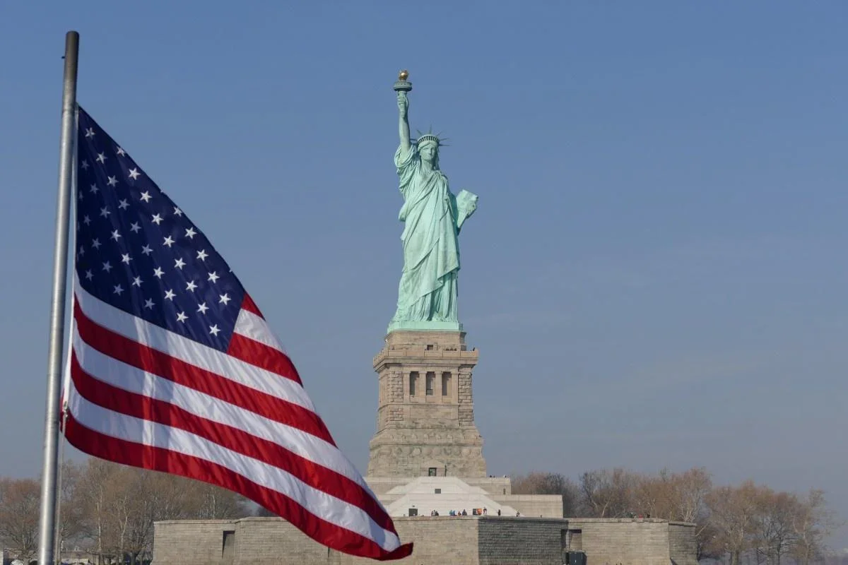 США тимчасово зупиняють видачу віз для громадян 75 країн, включно з Росією