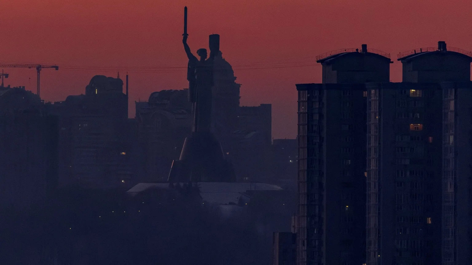 Енергетичний блекаут у Києві: столиця переходить на критичний ліміт споживання