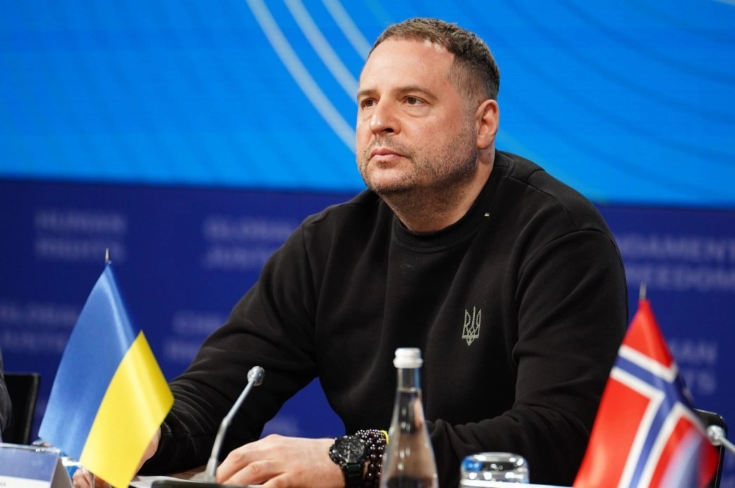 Від зали засідань до Олімпійського суду: Андрій Єрмак повертається в адвокатуру заради дискваліфікованого атлета