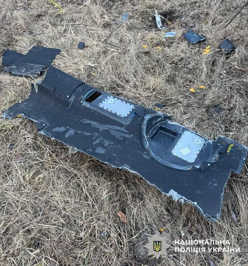 У Дніпровському районі столиці знешкоджуватимуть бойову частину ворожого дрона