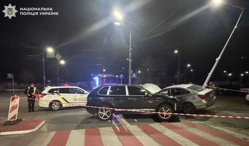 Нетверезий водій Porsche спричинив масову ДТП на Оболоні: госпіталізовано чотирьох осіб